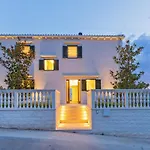 Touran Villa *