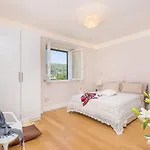 Touran Villa