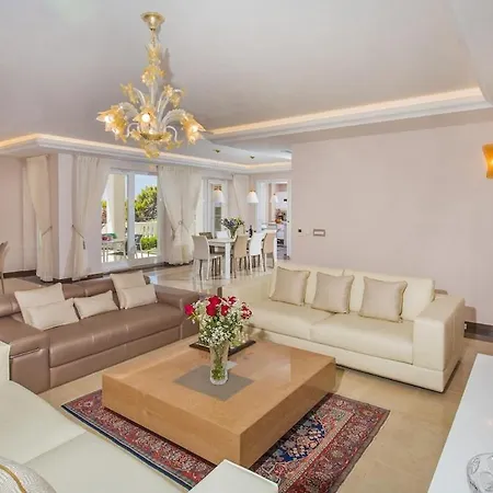 Vila Touran Orasac