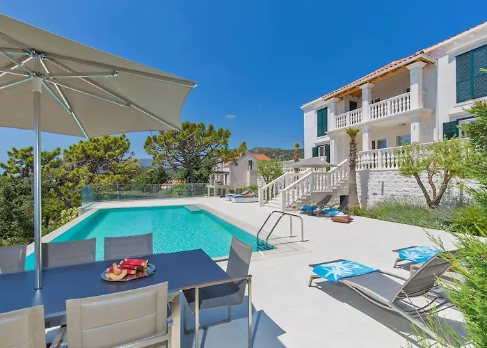 Touran Villa