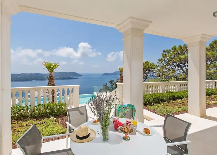 Touran Villa *