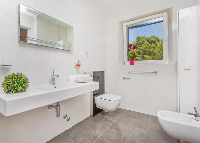 Touran Villa *